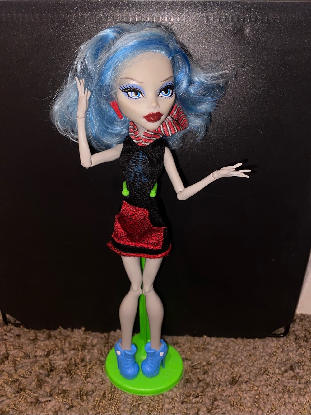 Monster High Scaris: Ghoulia Yelps doll 2008